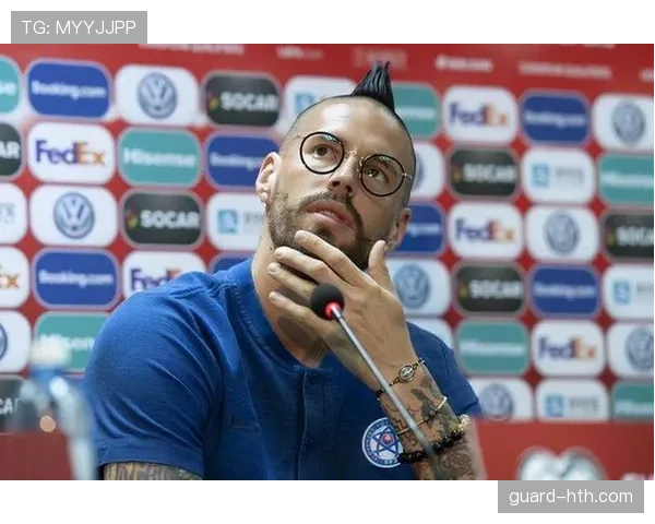 贝尼特斯重返绿茵场，执掌新帅印开启执教新篇章