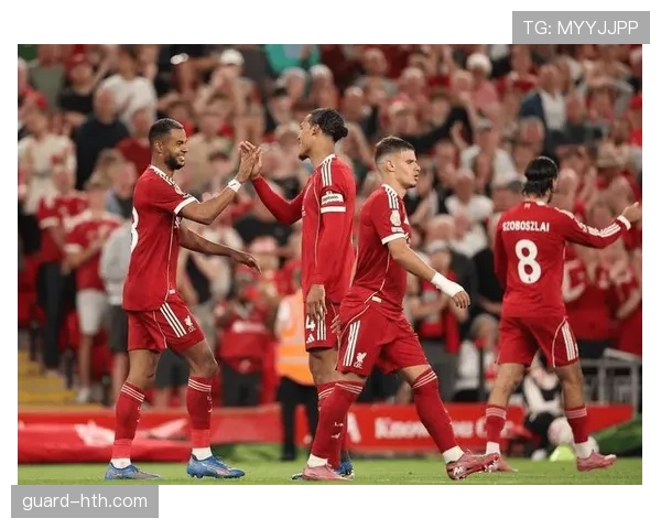 纽卡斯尔联与利物浦鏖战欧冠席位,关键对决引发关注 纽卡斯尔联与利物浦鏖战欧冠席位,关键对决引发关注