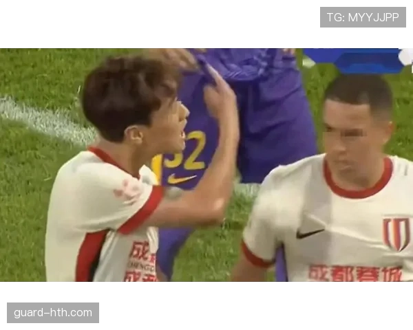 替补席球员犯规，裁判为何能直接出示红牌？